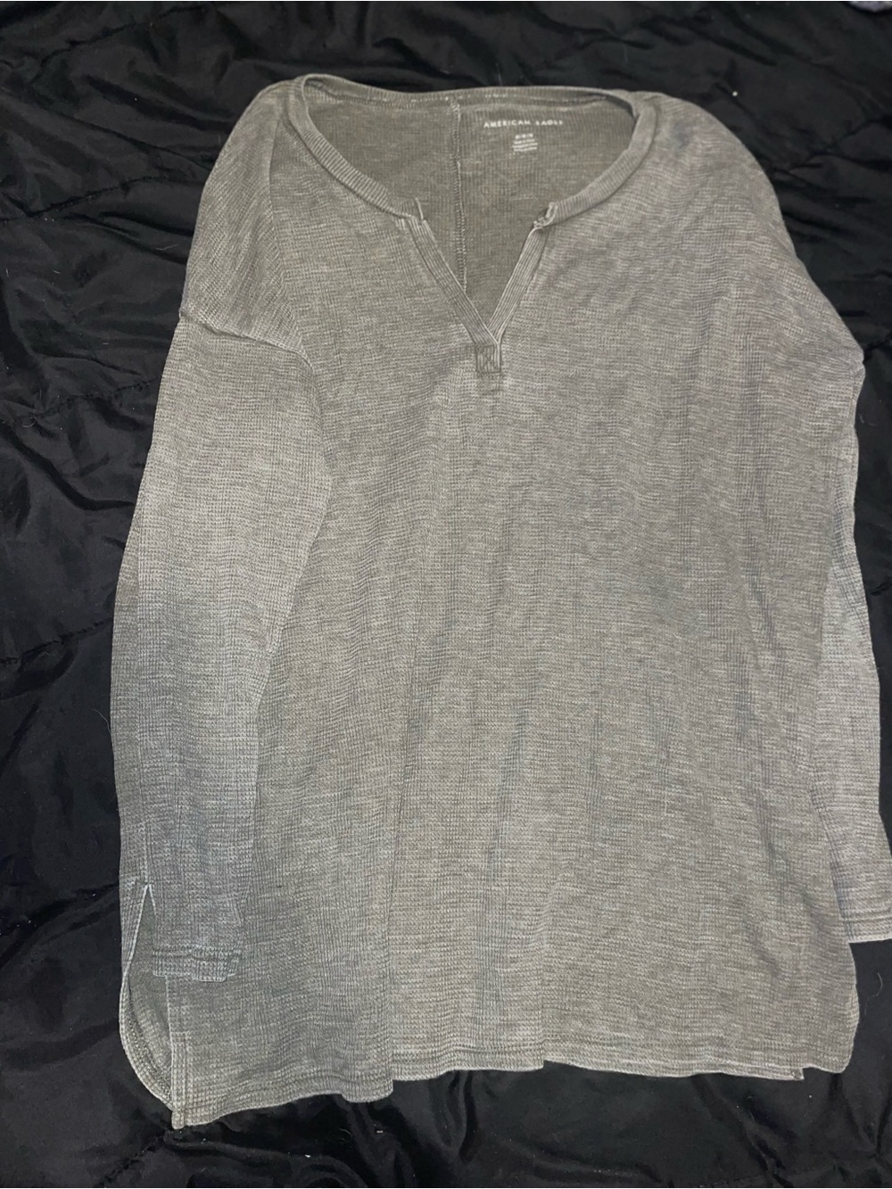 American Eagle Outfitters Gray Long-Sleeve Waffle Henley size medium